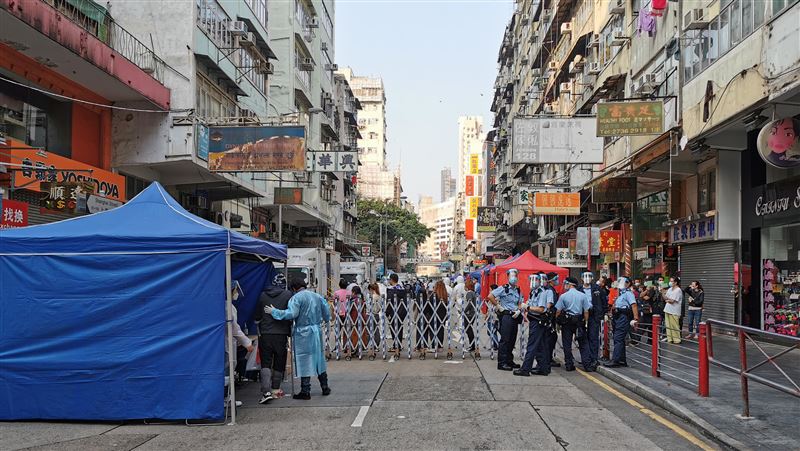 香港爆發疫情週年　累計確診破萬例