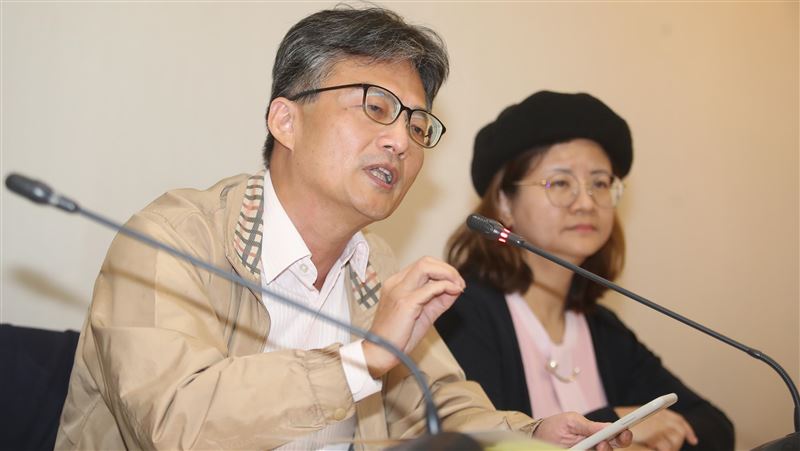 美加碼250萬劑　網驚嘆這醫師金口