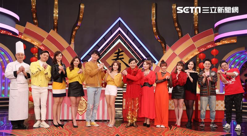 華視「牛兆豐年賀新春－女王當家」初一特別企劃，主持人黃子佼、鄭淑文 出席藝人張文綺、徐凱希、黃鐙輝、洪都拉斯、楊昇達、陳隨意。（記者邱榮吉/攝影）