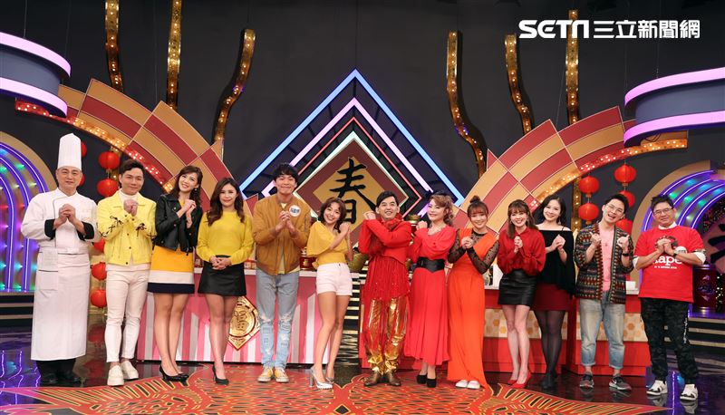 華視「牛兆豐年賀新春－女王當家」初一特別企劃，主持人黃子佼、鄭淑文 出席藝人張文綺、徐凱希、黃鐙輝、洪都拉斯、楊昇達、陳隨意。（記者邱榮吉/攝影）