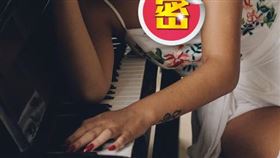 彈鋼琴。（圖／翻攝自免費圖庫pexels）