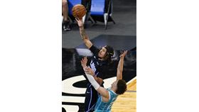 才打爆狀元 魔術菜鳥再技壓球三弟
NBA,奧蘭多魔術,Cole Anthony,夏洛特黃蜂,球三弟,LaMelo Ball
美聯社／達志影像