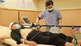 嚇！單車健將20天腫20公斤　一到醫院就住進加護病房（圖／台中慈院提供）