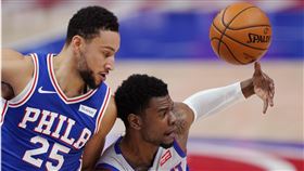 影／婊X閉嘴！裁判旁爆粗…他GG了
NBA,費城七六人,Ben Simmons,底特律活塞,Josh Jackson
美聯社／達志影像