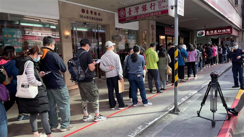 沒買到防疫保單　親戚決裂：別見面了