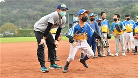 ▲陳冠宇和家扶共同推廣迷你棒球、做公益。（圖／主辦單位提供）