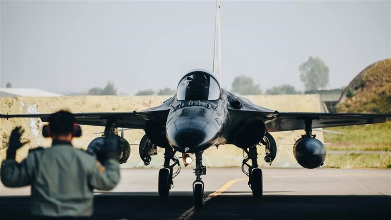 才不怕共機！我空軍「萬劍彈」曝光