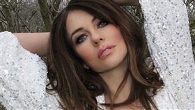 伊莉莎白赫莉(Elizabeth Hurley)IG