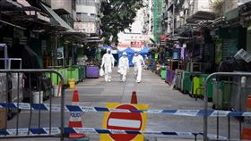 香港再添76確診 佐敦封區檢出11例（1）香港第四波疫情持續嚴峻，24日再添2019冠狀病毒疾病確診病例76例，昨天遭到封區強制檢疫的佐敦部分地區（圖），迄今已檢出11例確診病例與12個初步確診。（中通社提供）中央社 110年1月24日