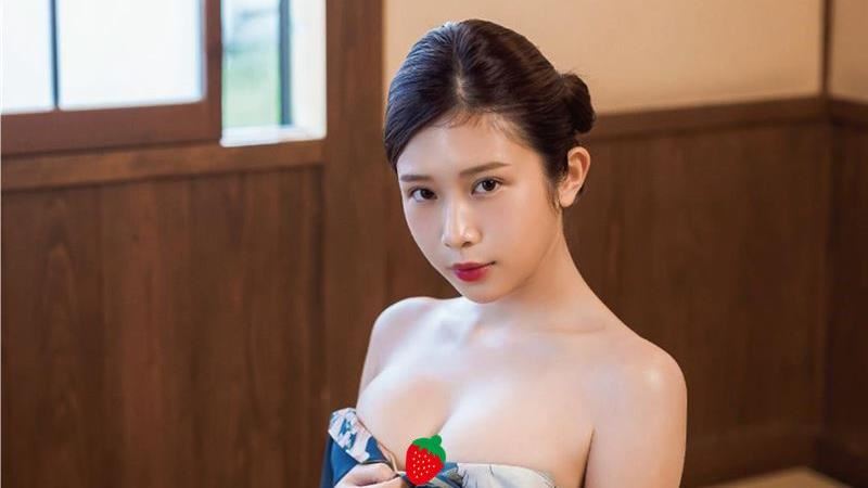 雞排妹上空激裸雪乳　私約男星全被拍
