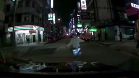 假車禍,碰瓷,瑞典坦克,西門町,台北