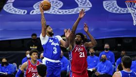 ▲戴維斯（Anthony Davis）最後一擊跌倒。（圖／美聯社／達志影像）