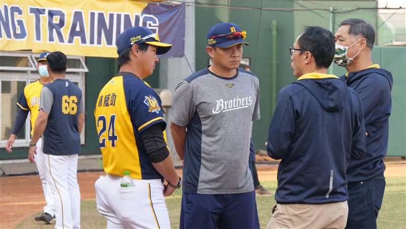 中信兄弟人事異動　高英傑接任董事長