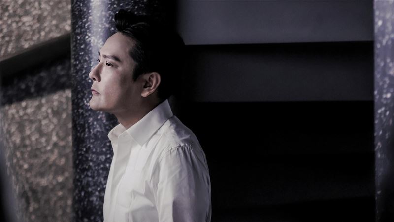張信哲新歌作詞超大咖　是獅子王的他