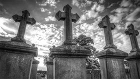 墳墓,死亡,埋葬,墓碑,公墓,十字架,圖／翻攝自Pixabay