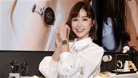李佳穎出席手錶活動幫閨密安心亞找情人，並抖出受孕計畫。（記者邱榮吉/攝影）