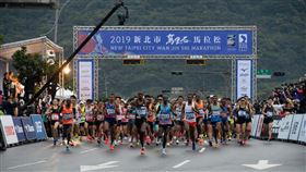 2021新北市萬金石馬拉松開放網路報名新北市政府體育處宣布，2021新北市萬金石馬拉松23日受理網路報名登記，報名登記至10月21日中午12時止，將於10月22日下午6時公布抽籤結果。圖為往年活動情形。（體育處提供）中央社記者王鴻國傳真　109年9月23日