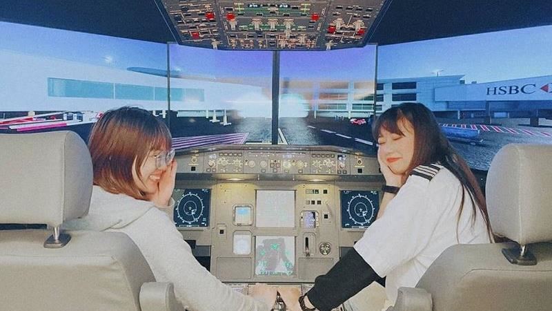 駕駛艙搬進咖啡廳！這次機長換你當！
