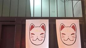 門口,狐狸,稻荷狐狸,疾病,邪魔。（圖／翻攝自爆系知識家臉書）