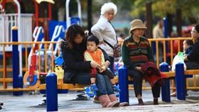 爸媽精打細算，贈與2016年後首次回檔，高齡少子化，繼承移轉創新高（圖／資料照）