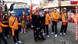 2神明降駕抓鬼封甕！現場畫面全都錄