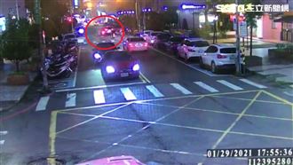 汐止婦巷口竄出　撞休旅車一度命危