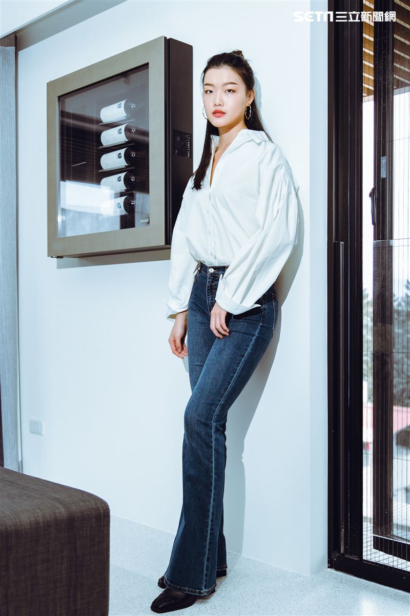 新生代超模潘昱璇三立新聞網專訪。（圖／記者楊澍攝影）