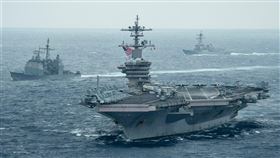 美國軍方29日表示，中國軍機過去一週在南海「不曾」對美國海軍在這個區域的航空母艦打擊群構成任何威脅。（圖／翻攝自facebook.com/USPacificFleet）
