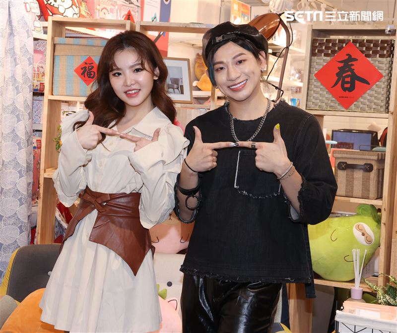 王欣晨Amanda 「GOT MY WAY」音樂會嘻小瓜尬舞。（記者邱榮吉/攝影）