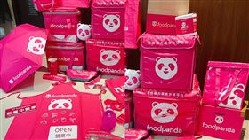  外送員的奇聞怪事／熊貓狂粉一攤開「全是粉紅色！」　同行怕爆：快去看醫生吧。（圖／翻攝自外送員奇聞怪事）