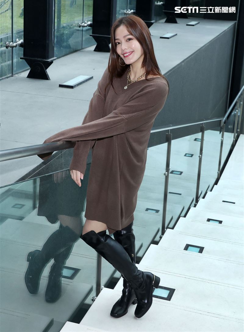 翊萱三立新聞網專訪。（記者邱榮吉/攝影）