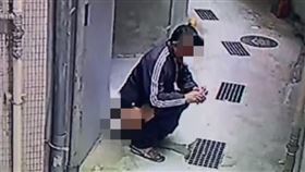新北,永和,秀朗路,防火巷,中年人,排泄（圖／翻攝我是永和人）