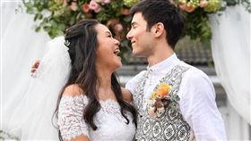 鳳小岳，洪喆君，結婚，婚禮（圖／翻攝自鳳小岳臉書）