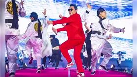 「江南大叔」PSY圓潤的大肚腩身形是活招牌。（圖／翻攝自PSY IG）