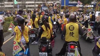 黃捷鳳山掃街　罷捷「貪食蛇」遊行