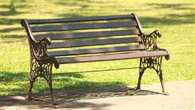 公園、長椅。（圖／翻攝自Pixabay）