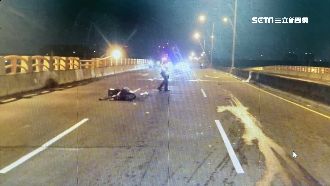 騎士躲避輪椅父子　慘遭後車追撞受傷