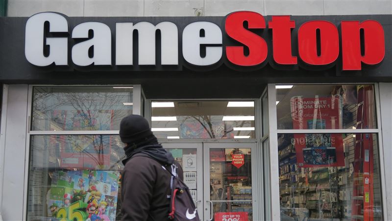 美股回穩　GameStop跌30％