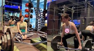 女星曬硬舉照　飽滿美胸溢出危險邊緣