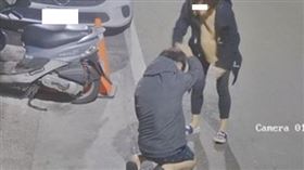 彰化悍女當街狠K男友！甩耳光踹命根