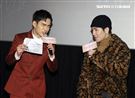 蕭敬騰、鳳小岳、張書豪一起飆唱電影「跟你老婆去旅行」主題曲。（記者邱榮吉/攝影）