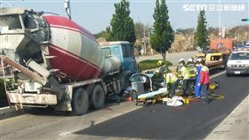 混凝土車，車禍，自小客）（圖／翻攝畫面）