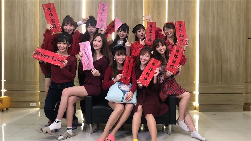 《懿想天開》迎新春　一字排開都女神