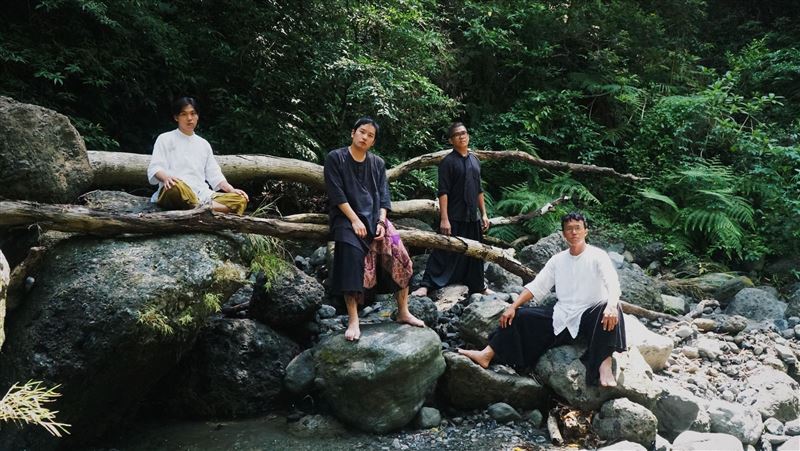 晨曦光廊成團11年　首推國語詞單曲
