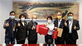 工具機與手工具機業者拜會盧秀燕台灣工具機暨零組件工業同業公會、台灣手工具工業同業公會3日率團至台中市政府拜訪市長盧秀燕（右3），關心台中國際會展中心興建進度。中央社記者郝雪卿攝  110年2月3日