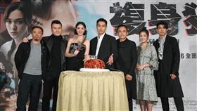 《複身犯》記者會楊祐寧吃腦補腦。（圖／牽猴子提供）