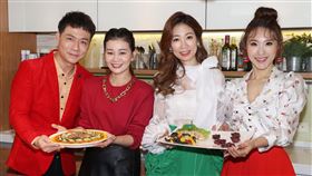 陳隨意、謝宜君以賀年料理「牛轉乾坤春金濟」PK向蕙玲、謝金晶「星月繽紛旺金牛」。（記者邱榮吉/攝影）