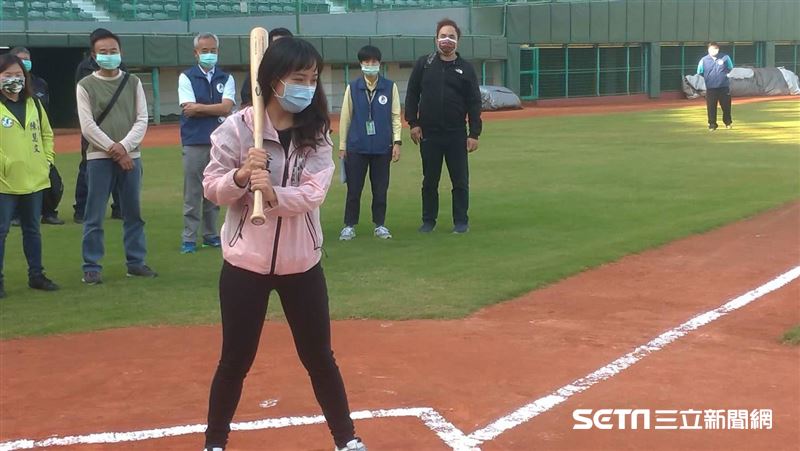 罷免投票不到2天跑球場　他小虧黃捷