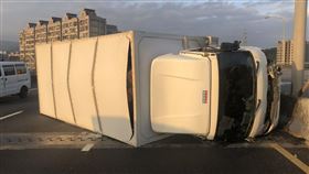 國道，國道3號，汐止，新台五路，翻覆