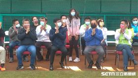 ▲陳其邁余政憲蔡其昌侯尊堯澄清湖球場。（圖／記者蕭保祥攝影）